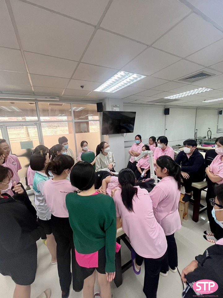 การเรียนการสอนในหัวข้อ Peripheral Magnetic Stimulation (PMS) ให้กับนักศึกษาสาขาวิชากายภาพบำบัด มหาวิทยาลัยแม่ฟ้าหลวง การเรียนการสอนในหัวข้อ Peripheral Magnetic Stimulation (PMS) ให้กับนักศึกษาสาขาวิชากายภาพบำบัด มหาวิทยาลัยแม่ฟ้าหลวง